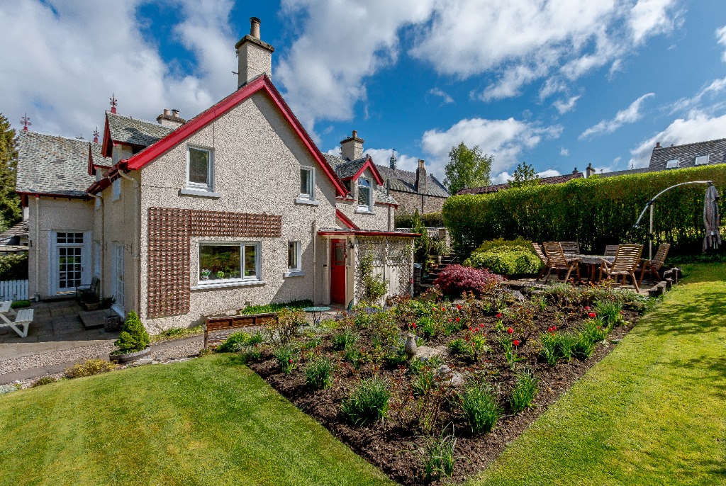 Birnam Glen, Dunkeld , Perthshire , PH8 0BN Clyde Property Ltd