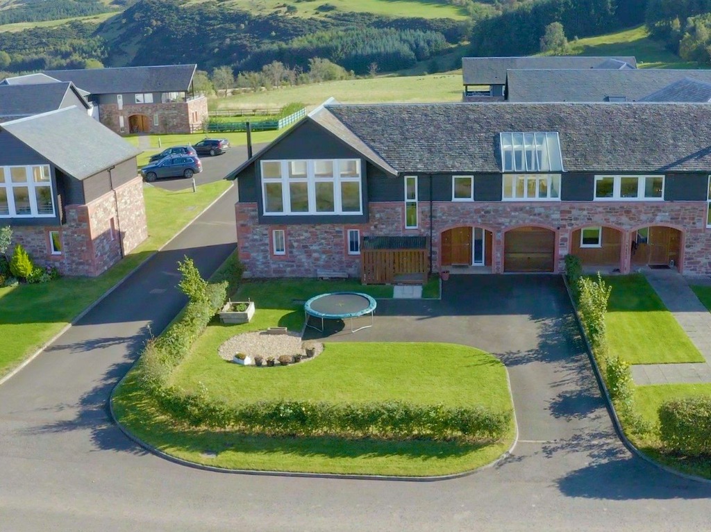 Clachan View, West Dron, Bridge of Earn, Perthshire, PH2 9FF Clyde Property Ltd