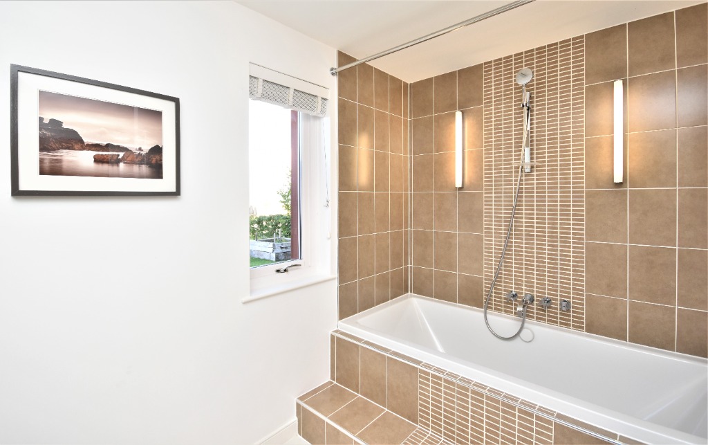 Clachan View, West Dron, Bridge of Earn, Perthshire, PH2 9FF Clyde