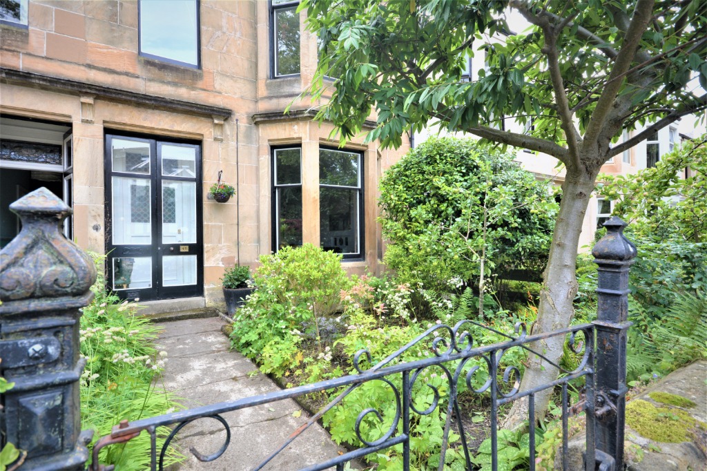 Rowallan Gardens, Broomhill, Glasgow, G11 7LH Clyde Property Ltd