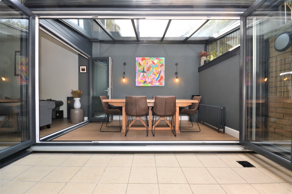 Queens Gardens , Flat 0/2 , Dowanhill , Glasgow , G12 9DG Clyde