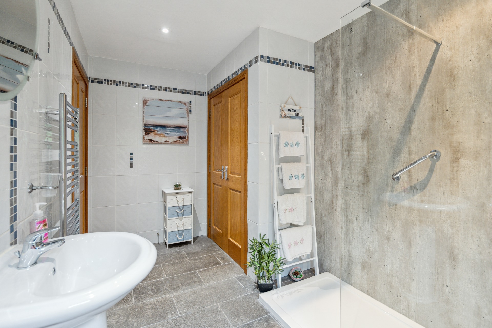 Strathyre, Callander, Stirling , FK18 8NA Clyde Property Ltd