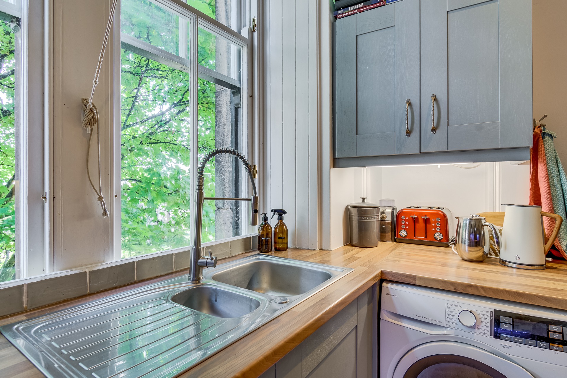 Partickhill Road, Flat 2/1, Partickhill, Glasgow, G11 5BP Clyde Property Ltd