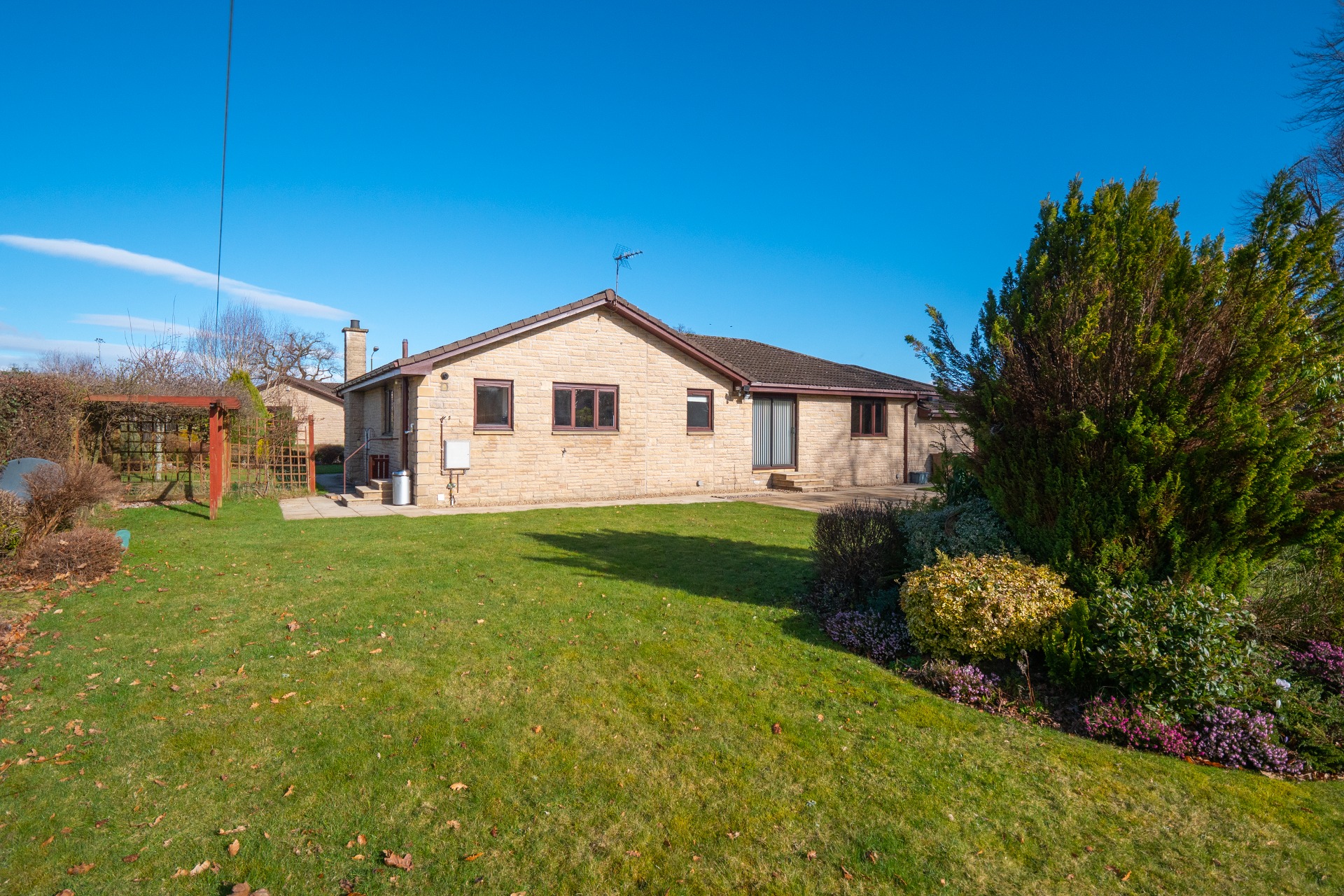 Deanston Gardens, Doune, Stirlingshire, FK16 6AZ Clyde Property Ltd