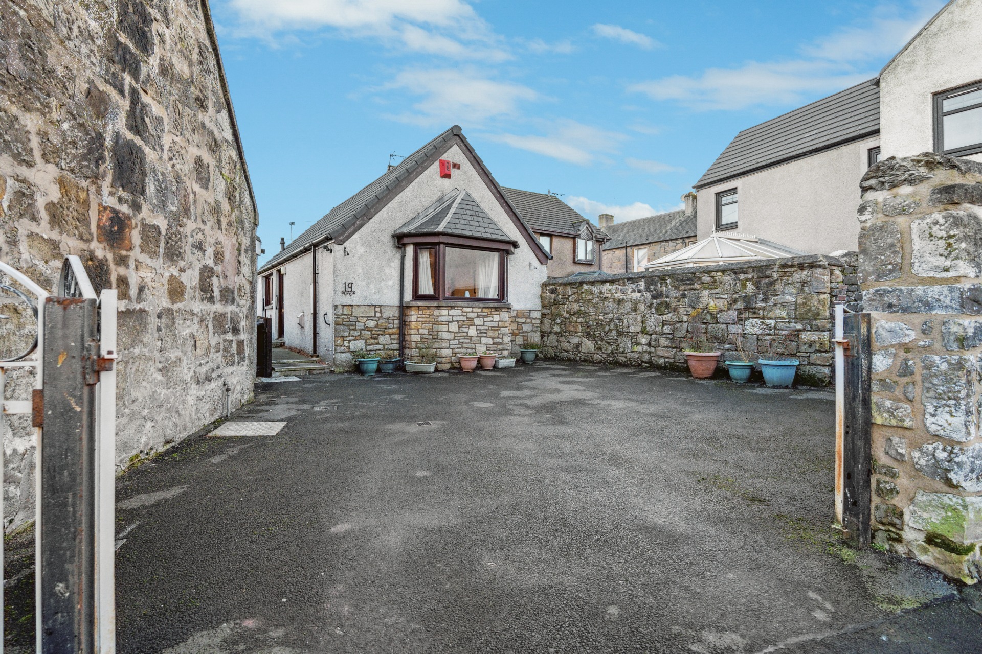 Glasgow Road, Stirling, Stirlingshire, FK7 0PA Clyde Property Ltd