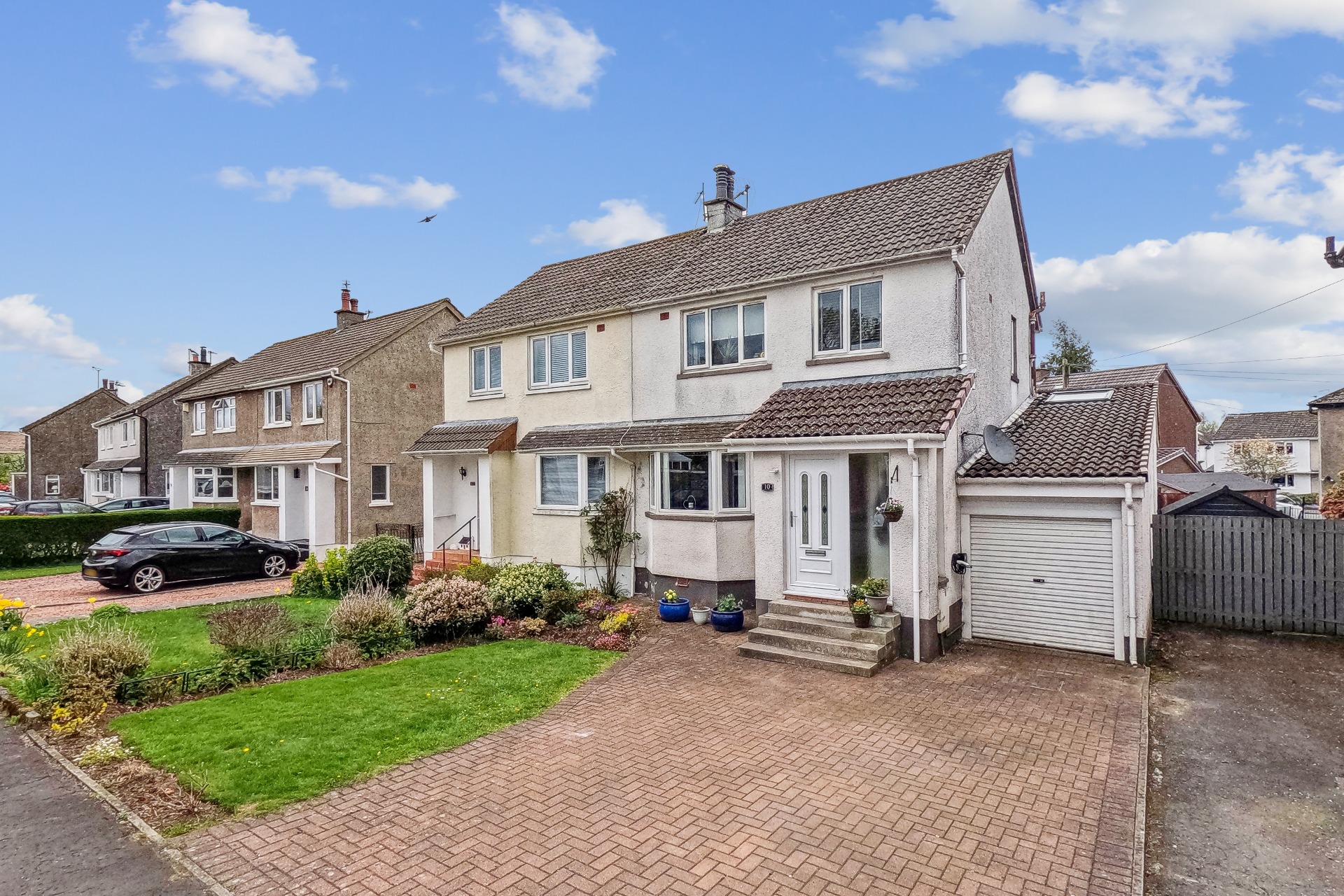 Craigbank Crescent, Eaglesham, Glasgow, G76 0DX Clyde Property Ltd