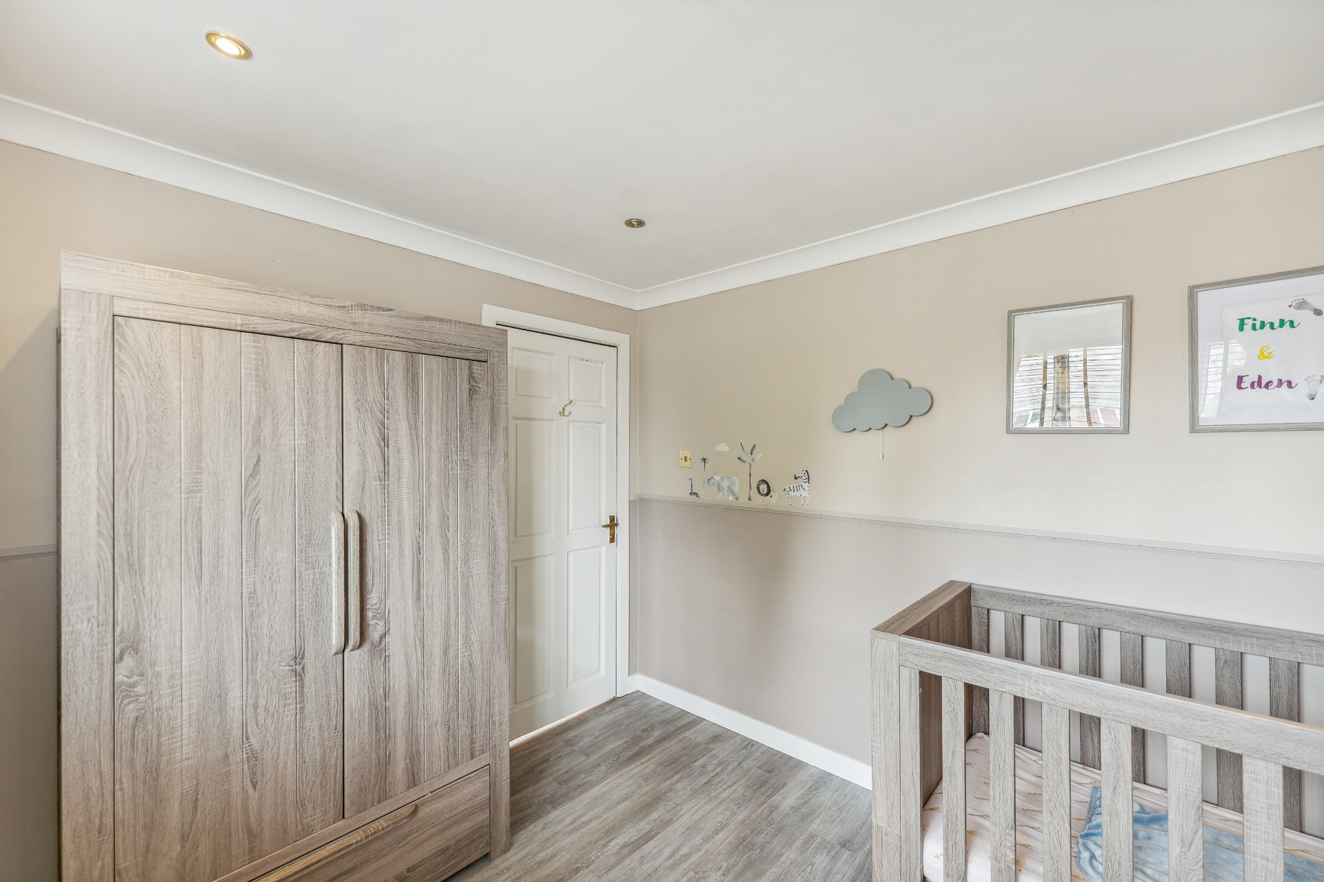 Craigbank Crescent, Eaglesham, Glasgow, G76 0DX Clyde Property Ltd