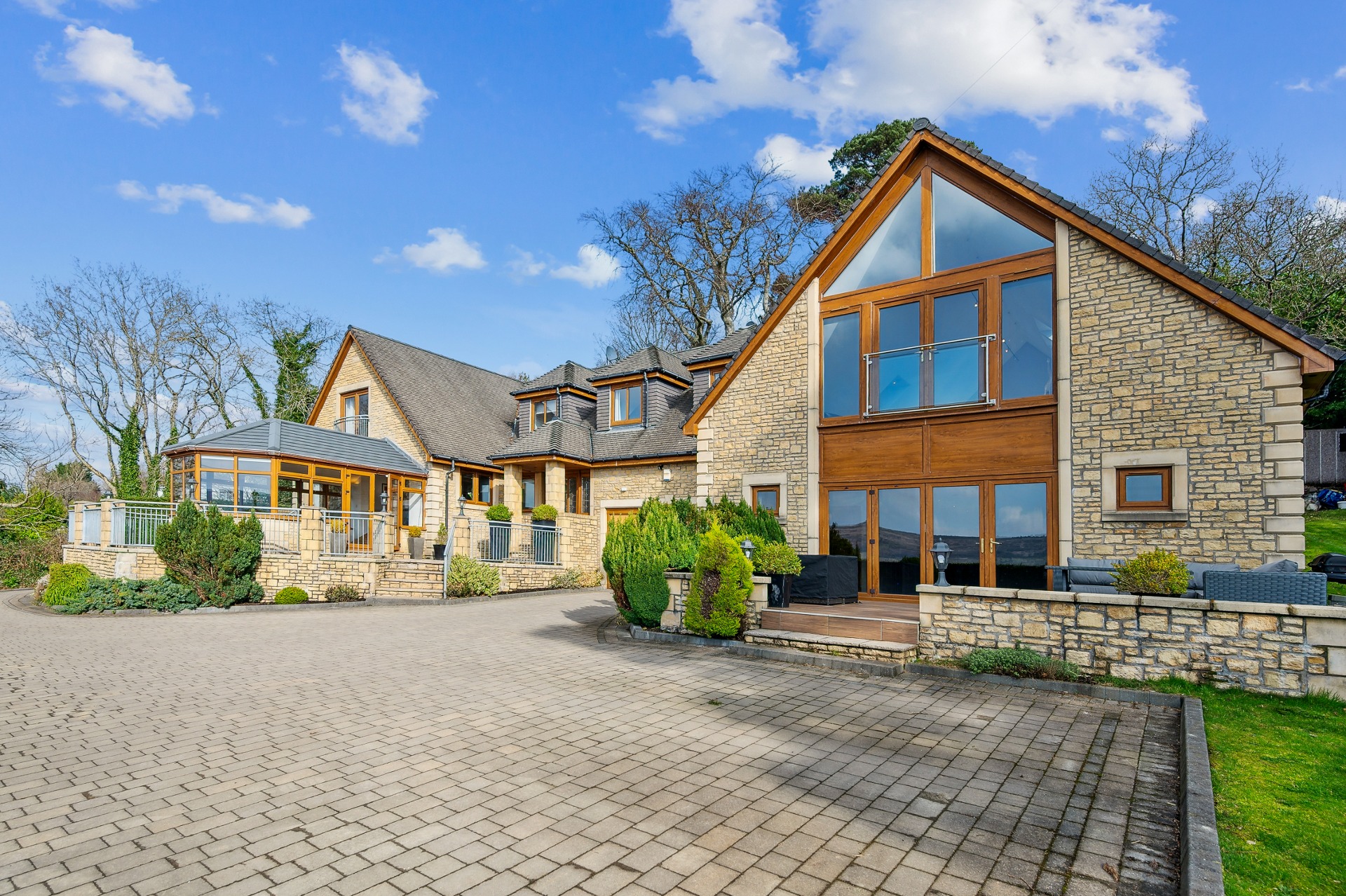 Linnburn, Shandon, Argyll and Bute, G84 8NR Clyde Property Ltd