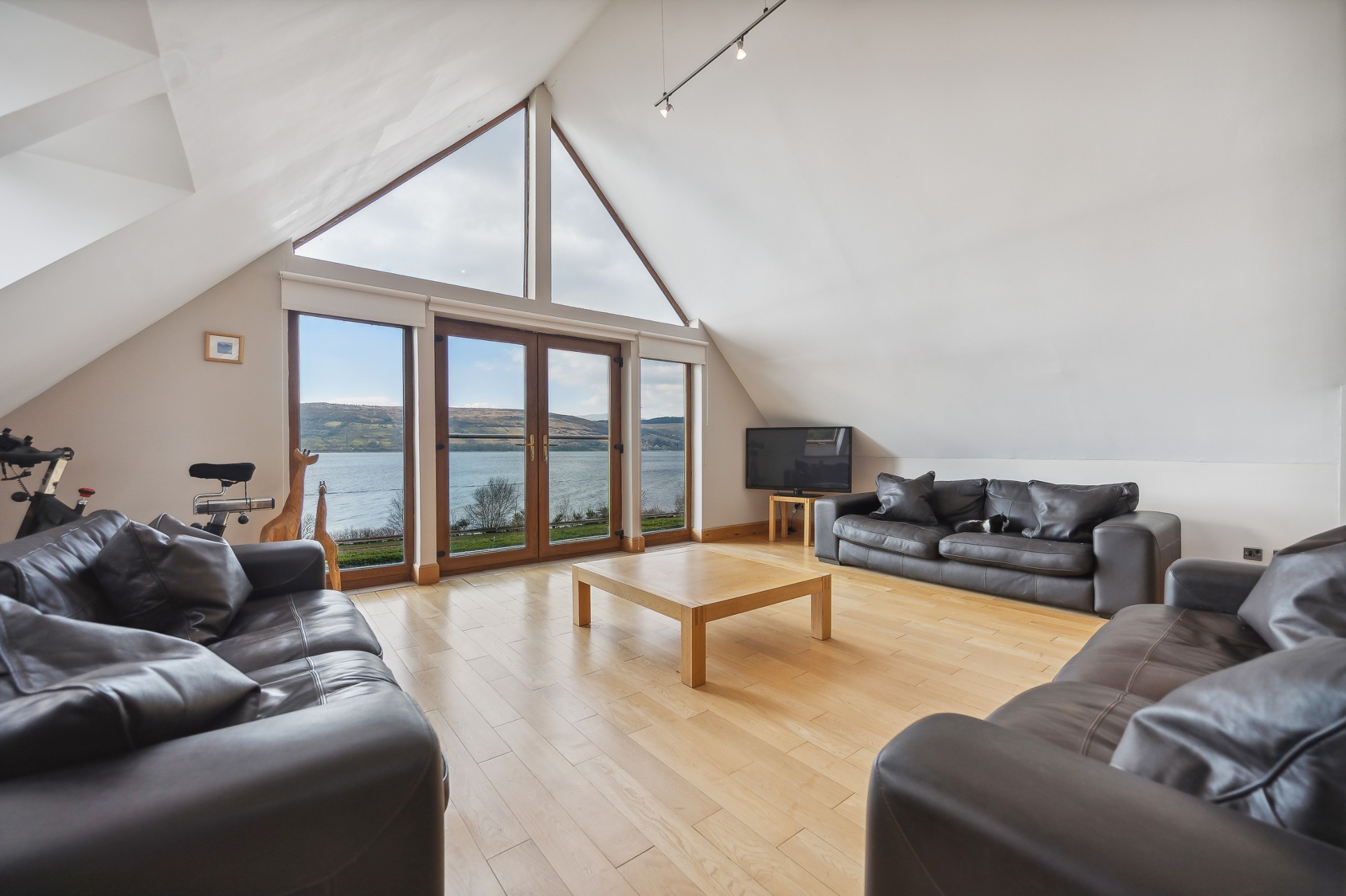 Linnburn, Shandon, Argyll and Bute, G84 8NR Clyde Property Ltd