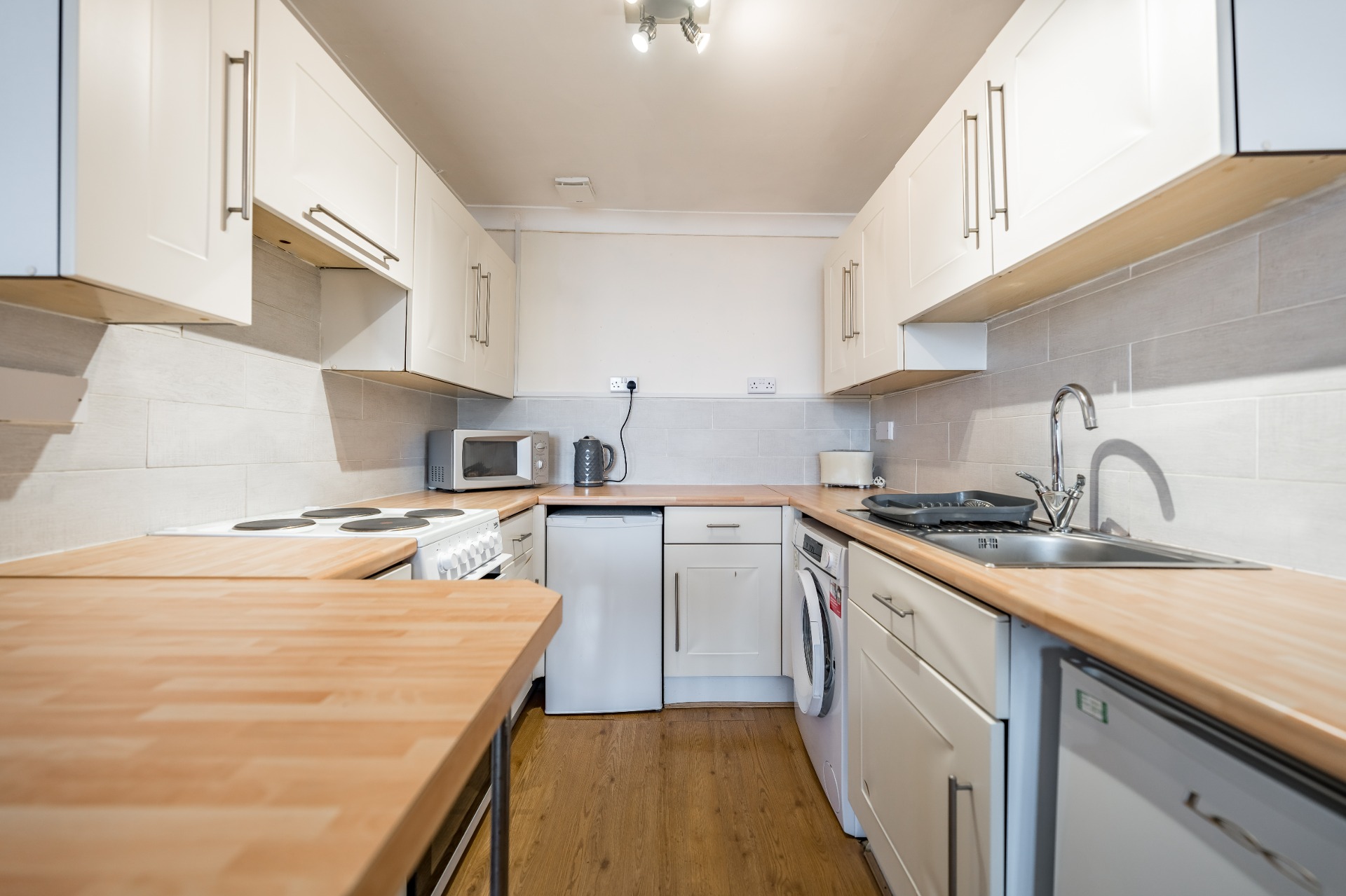 Newlands Road, Flat 3/1, Cathcart, Glasgow, G44 4ES Clyde Property Ltd